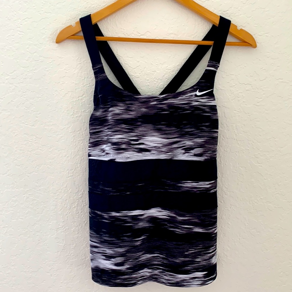 Nike Black & White Women's Tank Top Sz L NEW